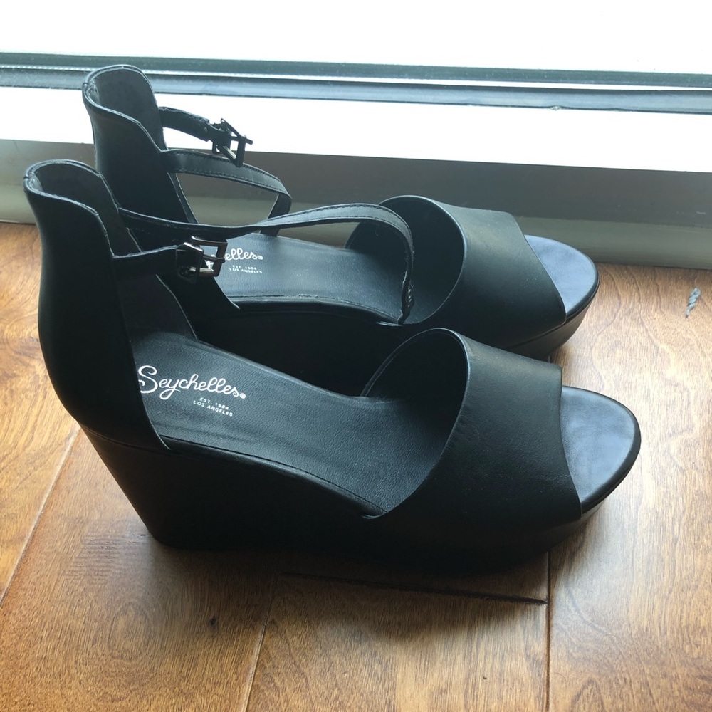 Seychelles platform wedge sandals size 9